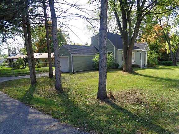 3rd image of 218 E Milham Ave