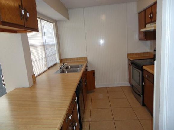 3rd image of 5301 Cross Creek Dr