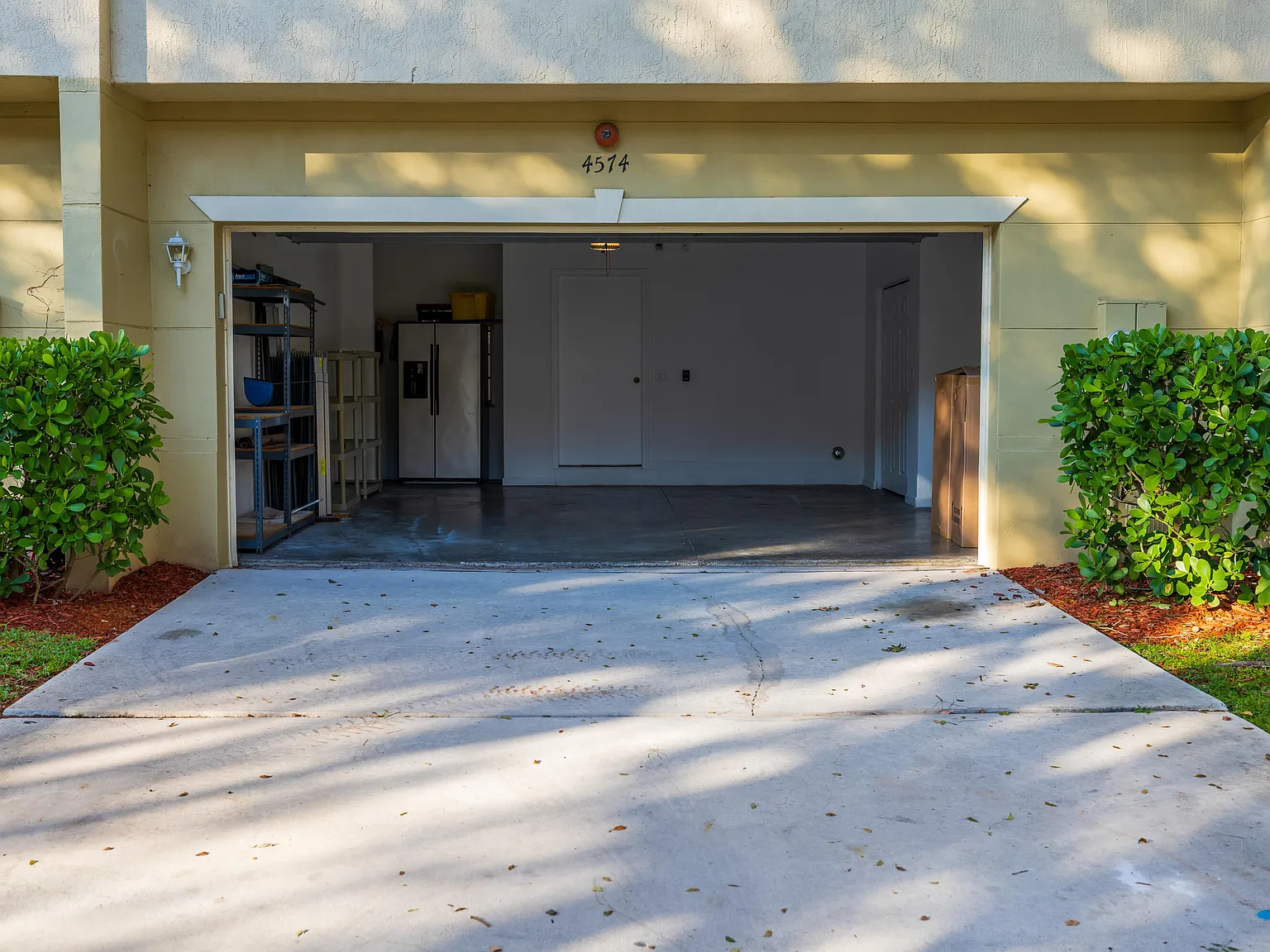 3 bed, 2.5 bath, 1654 sqft, $3,250 — Photo 2