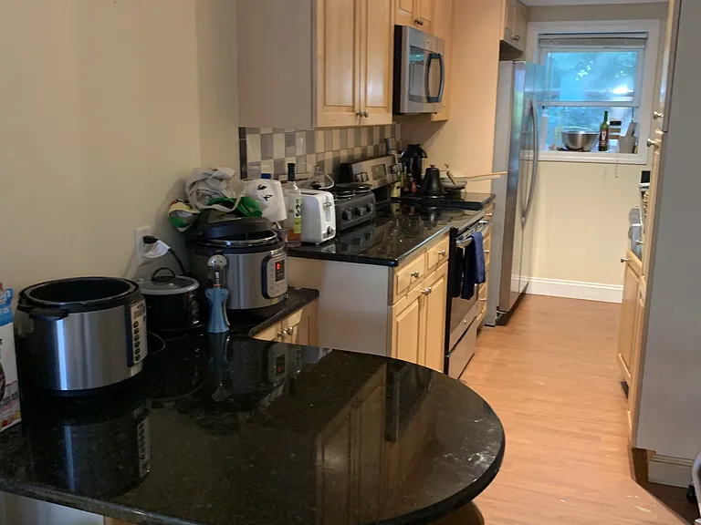 180 Newton St #3 — Photo 2