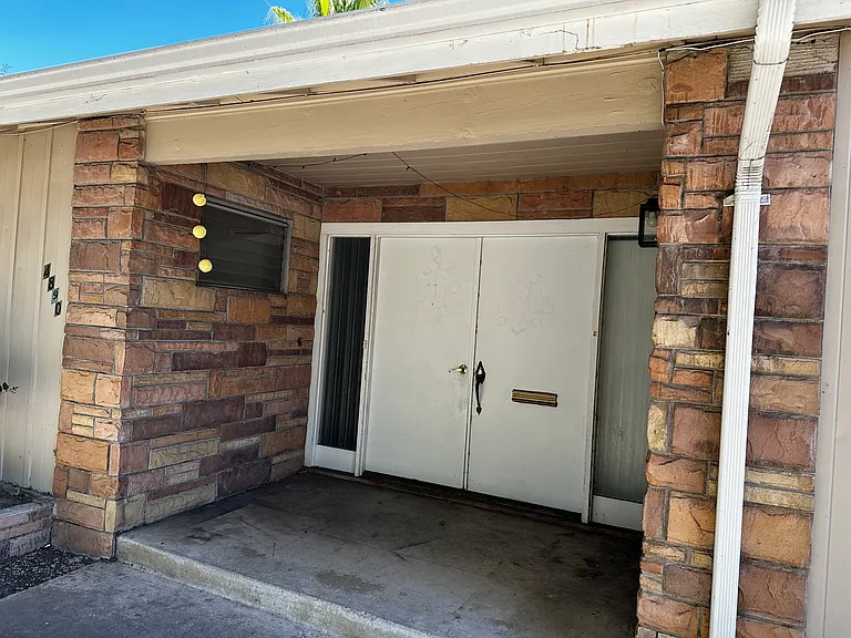 4890 Hamilton Ave — Photo 7