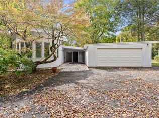 999 Monroe Tpke, Monroe, CT 06468