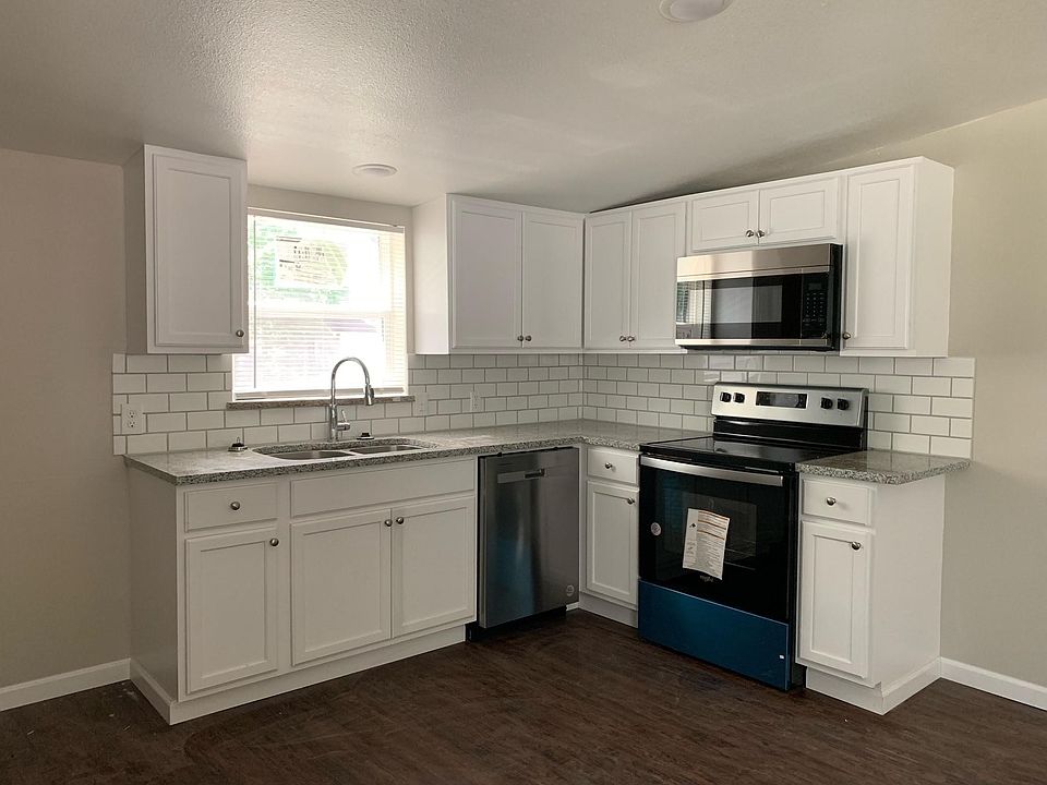1st image of 1012 Faye St