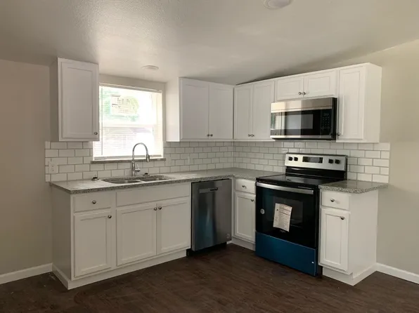 1012 Faye St, Gainesville, TX 76240