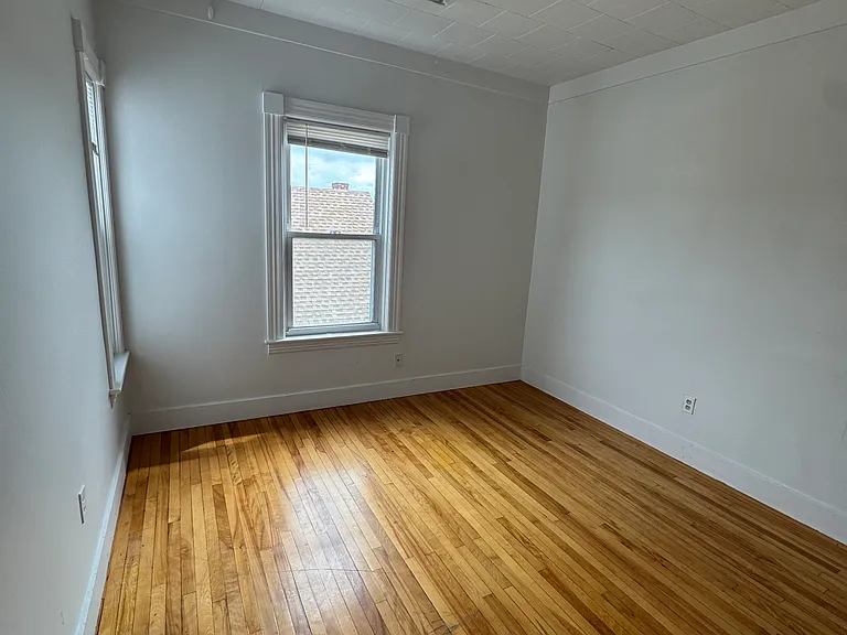 83 Canterbury St #3 — Photo 7