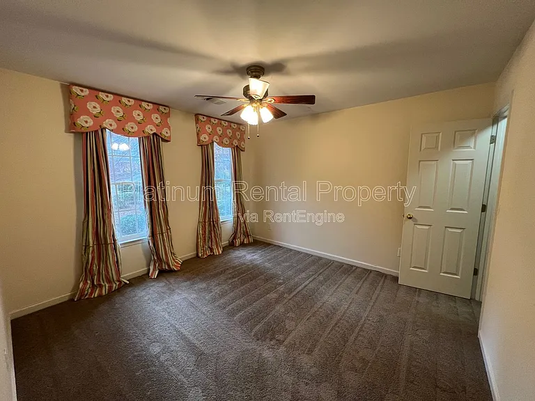7115 Red Fox Ln — Photo 32
