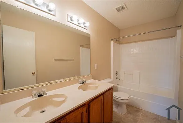 750 Lowe Dr — Photo 10