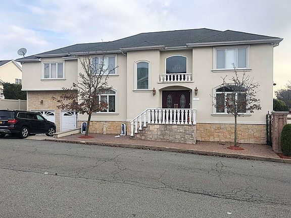 2nd image of 11 Wycliff Ln