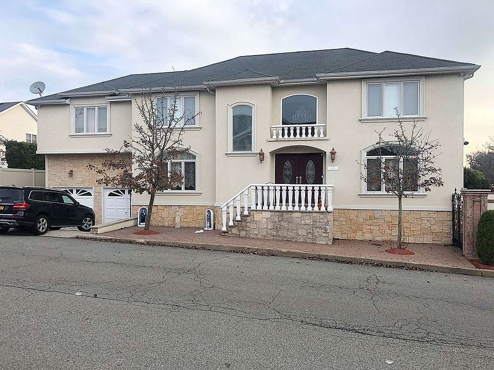1st image of 11 Wycliff Ln