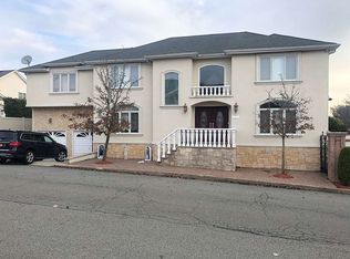 11 Wycliff Ln, Staten Island, NY 10312