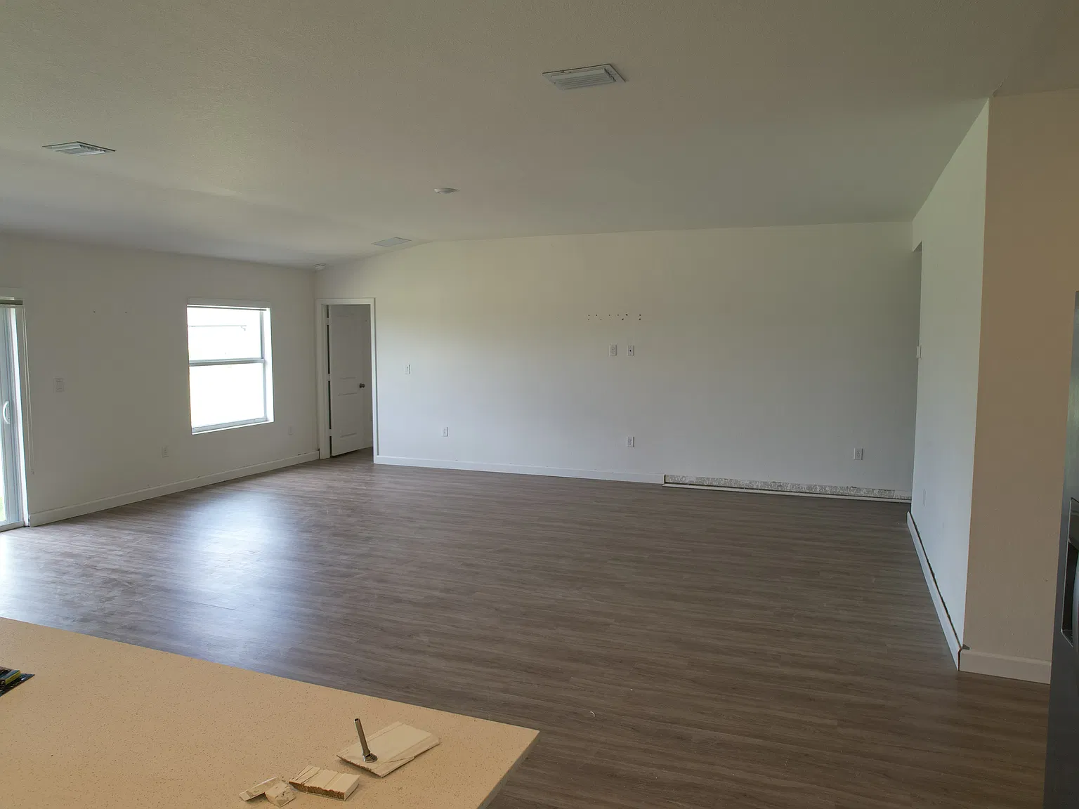 4 bed, 2240 sqft, $4,450 — Photo 4