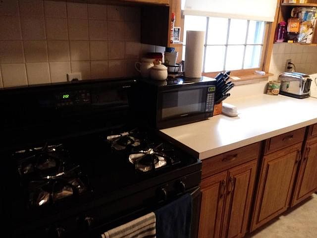 2nd image of 2222 Capri Ave