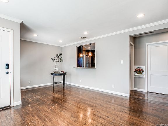 4th image of 411 Devonshire Dr