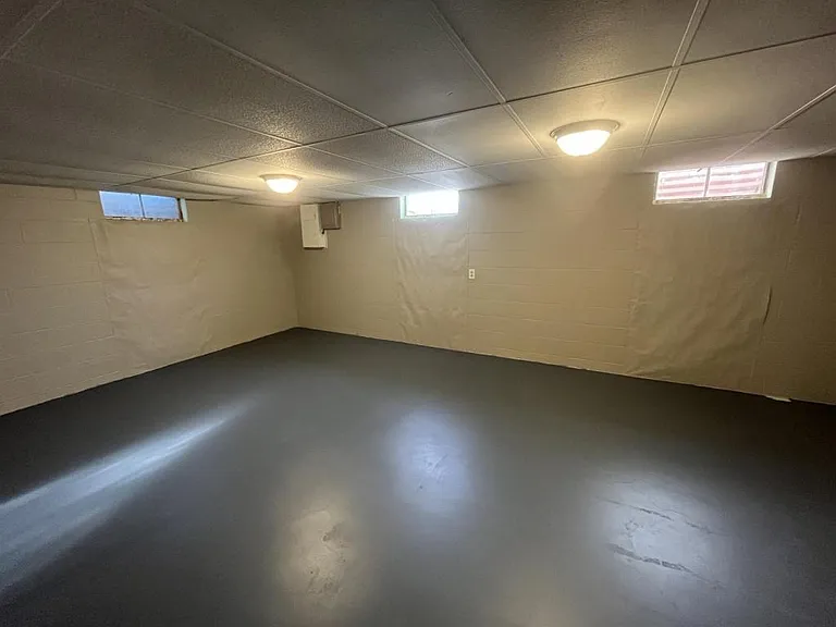2585 Union St — Photo 12