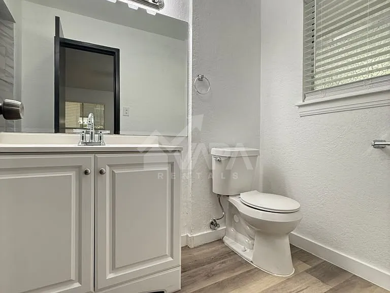 217 Avenue E St — Photo 18