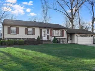 60 Erie Ave, Montvale, NJ 07645