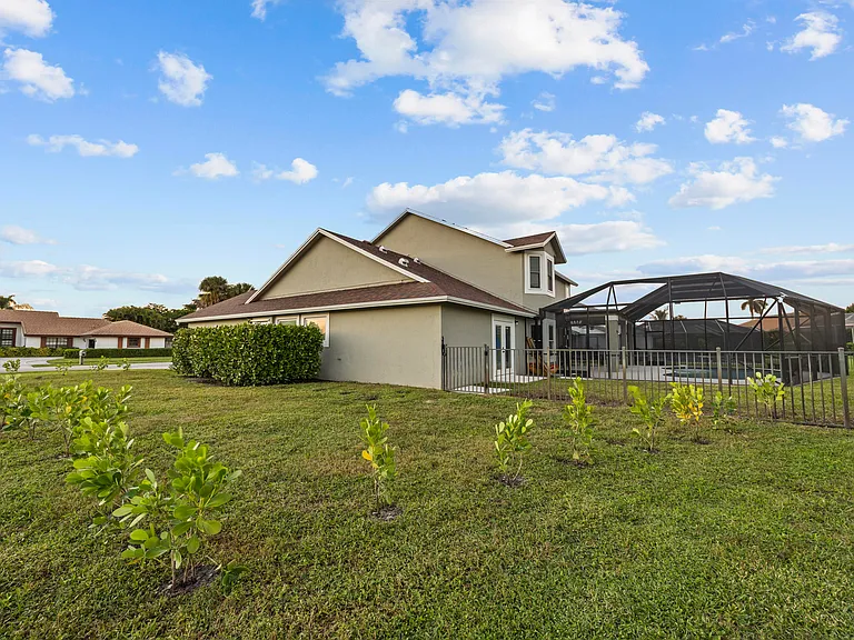 2400 Seaford Dr — Photo 42