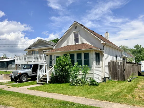 19 Santone Ave, Welland, ON L3C 2J5