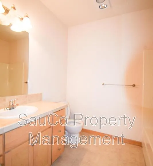 2025 Elm St #4A — Photo 13