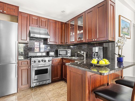 4th image of 120 W 78th St APT 4A