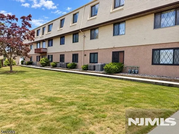 846 Riverside Avenue #1, Lyndhurst, NJ 07071