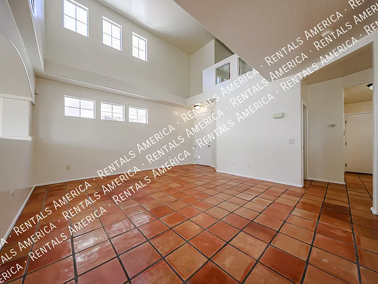 528 W Mountain Sage Dr — Photo 6