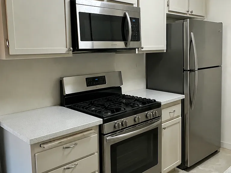 5460 White Oak Ave #C310 — Photo 5