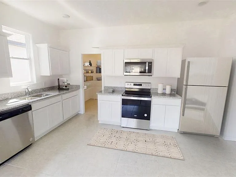 474 Hennepin Loop — Photo 3
