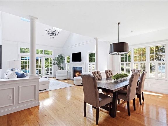 4th image of 239 Washington St #9