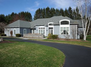 11 Mountaincrest Dr, Cheshire, CT 06410