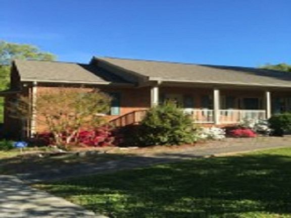 ..NOTICE THE CUSTOM DETAILS.