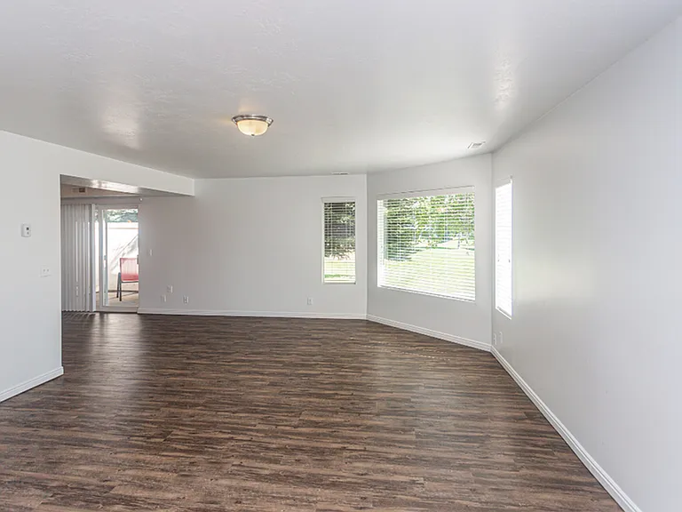 Spacious Townhome
