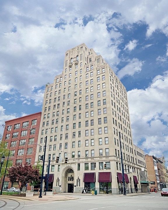 1st image of 30 E Central Pkwy Unit 301