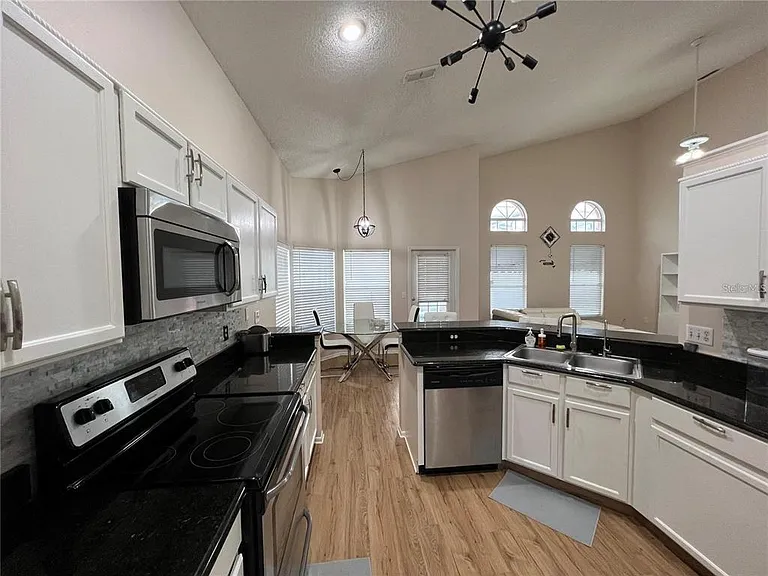 755 Riggs Cir — Photo 11