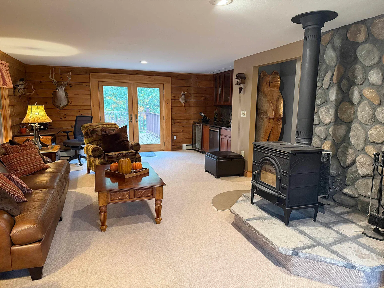 4 bed, 2.5 bath, 3218 sqft, $16,000 — Photo 4
