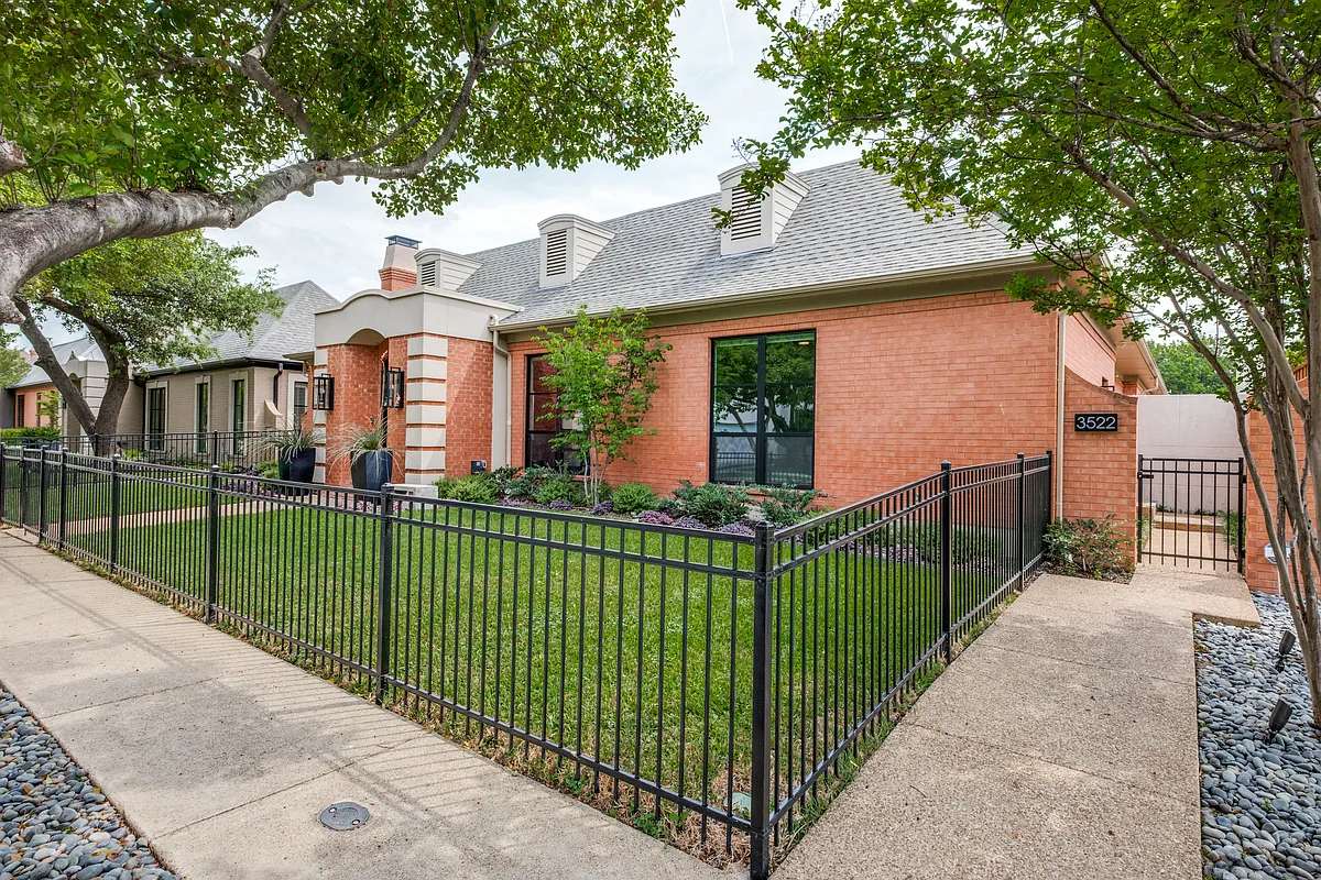 The sidewalk to your new home. - 3522 N Versailles Ave #1