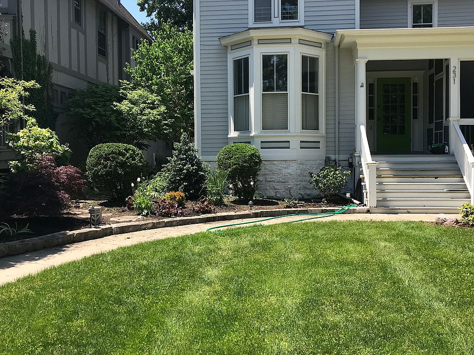2nd image of 231 Forest Ave