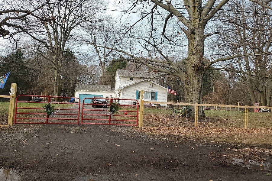 1st image of 1632 Woodside Dr