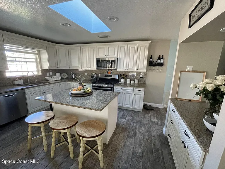 6550 Corsica Blvd — Photo 3