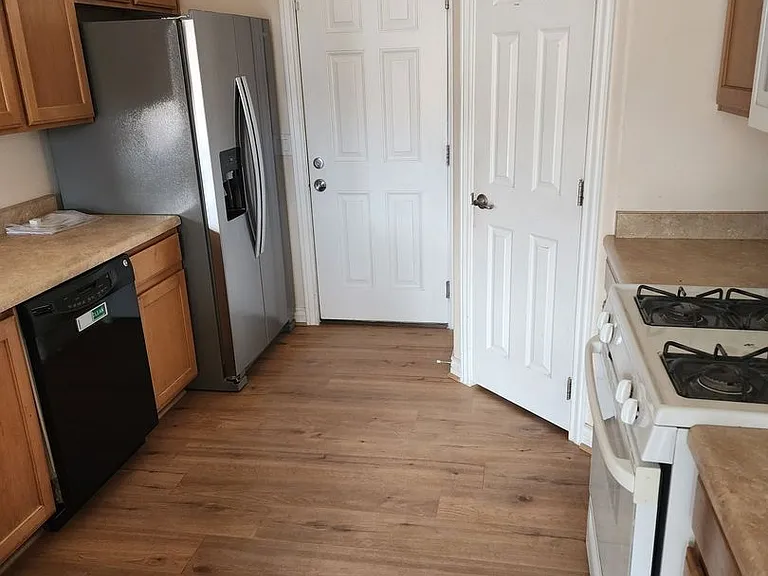 1421 Northern View Dr — Photo 16