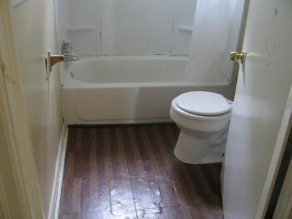 5th image of 926 Hunt Ave NW