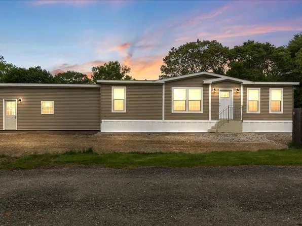 6 Kristopher Drive, Hampstead, NH 03841
