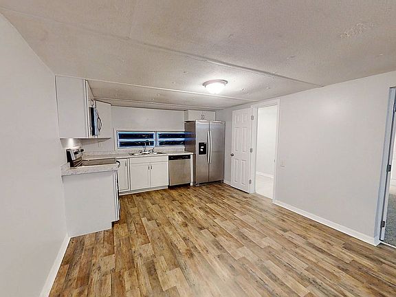 4th image of 14131 NE 50th Pl