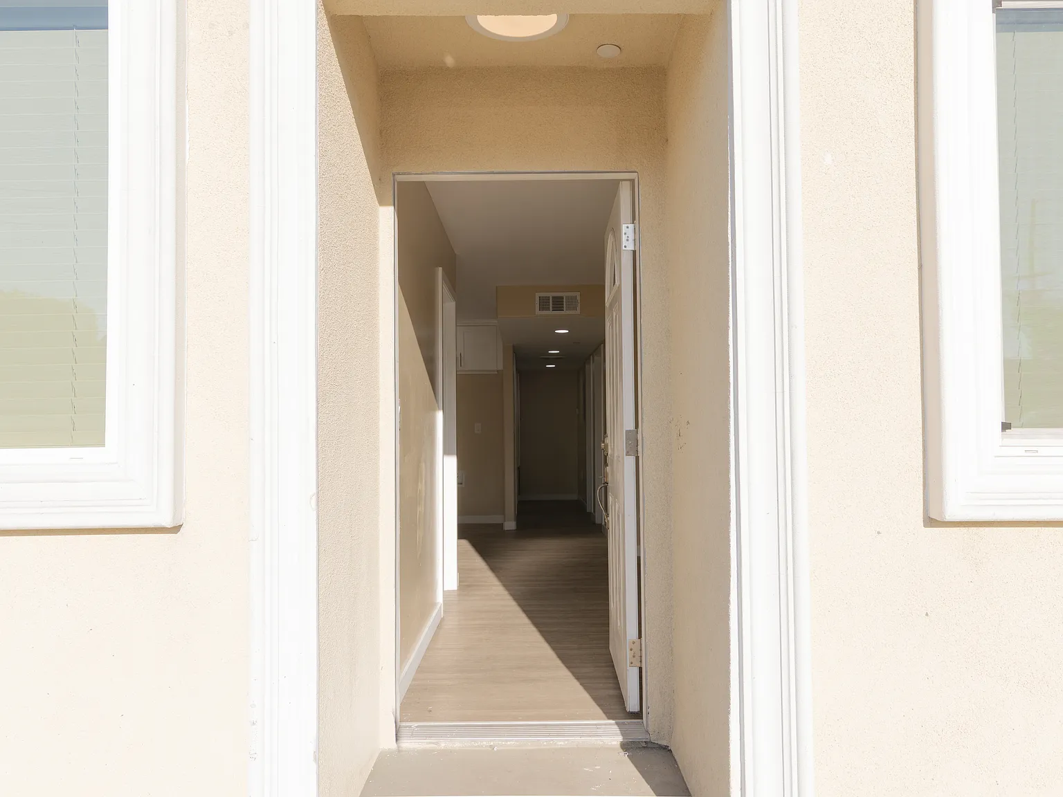3 bed, 1254 sqft, $2,895 — Photo 4