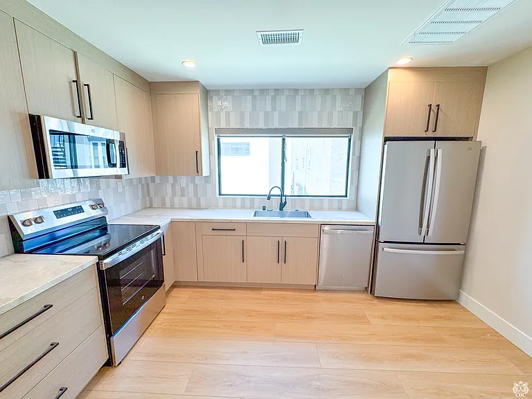 22 6th St #B — Photo 9