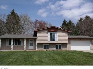 3007 Greenridge Dr, Barberton, OH 44203