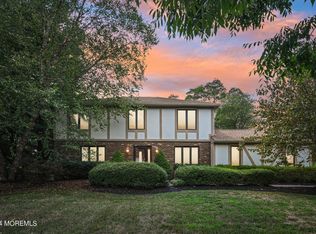 2 W Pine Branch Dr, Millstone Township, NJ 08510