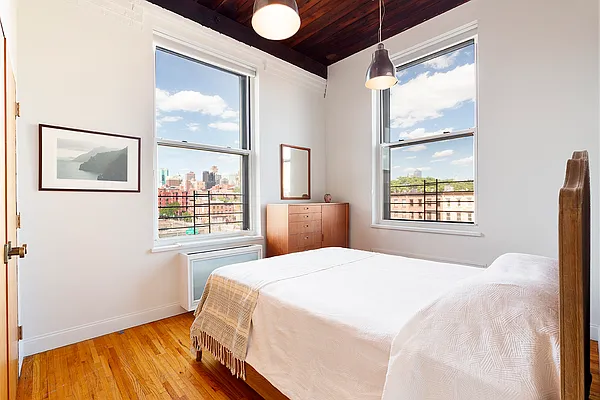 Sold by Compass | media 4