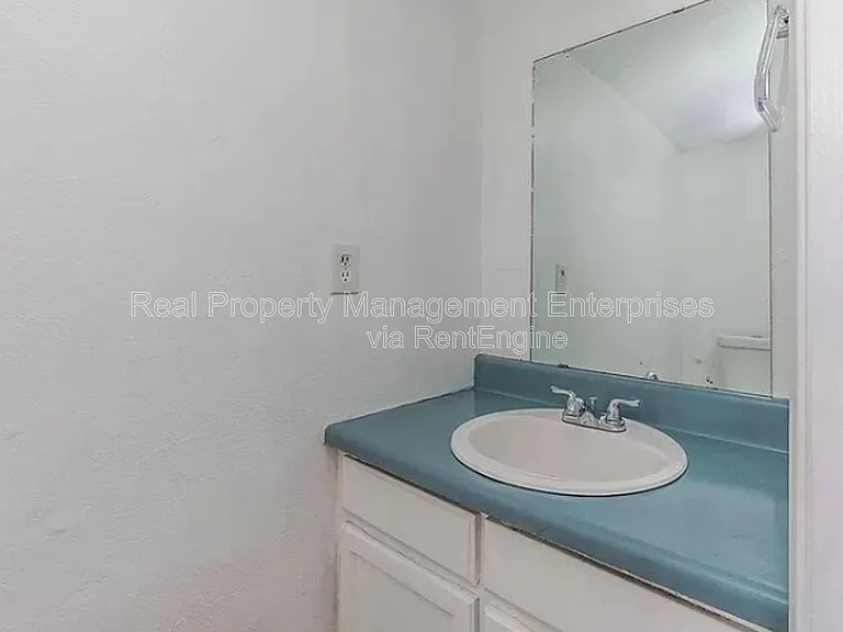 1705 Beaumont Dr — Photo 8