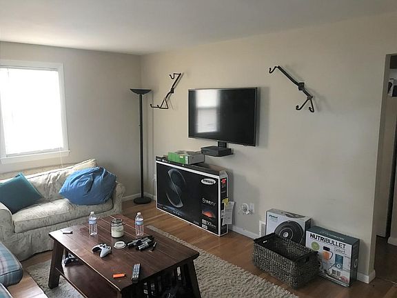 4th image of 86 Malwood Ave